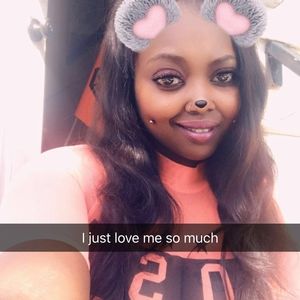 Meet your Posher, Sharonna